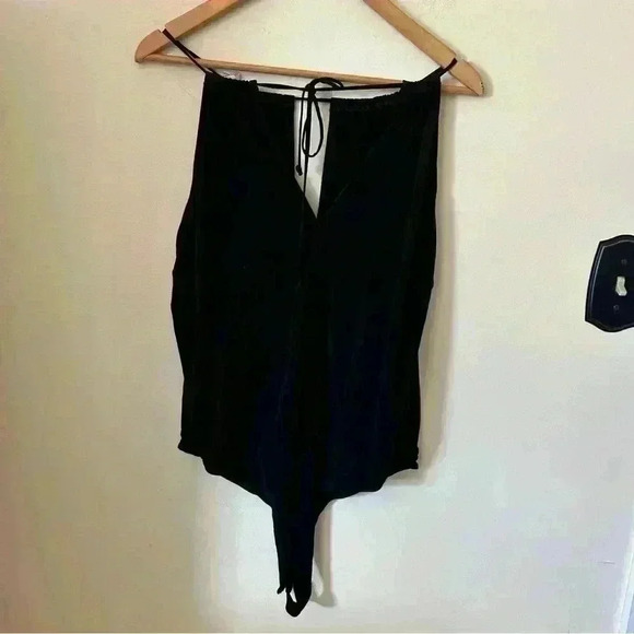 BCBG Generation Black Deep V Bodysuit Size L - Picture 7 of 8